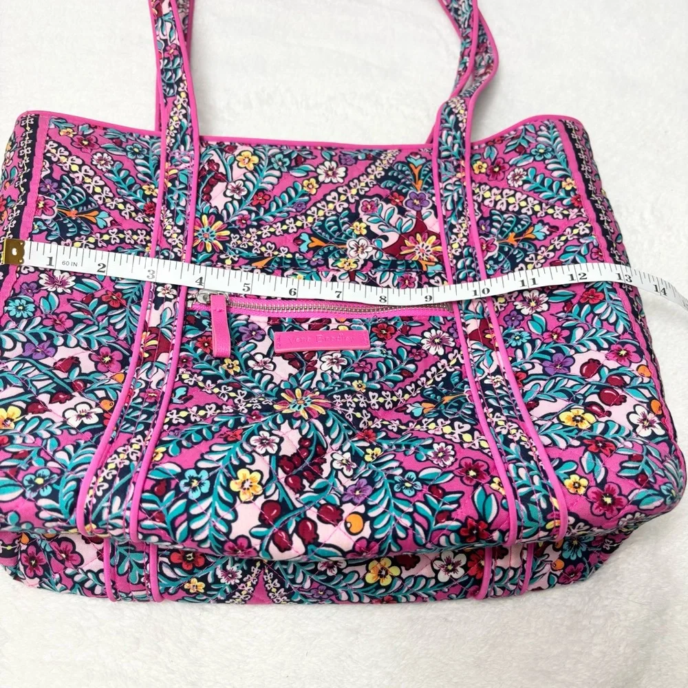 Vera Bradley Pink Iconic Kaleidoscope Rosettes Shoulder Tote Purse,‎ Pockets